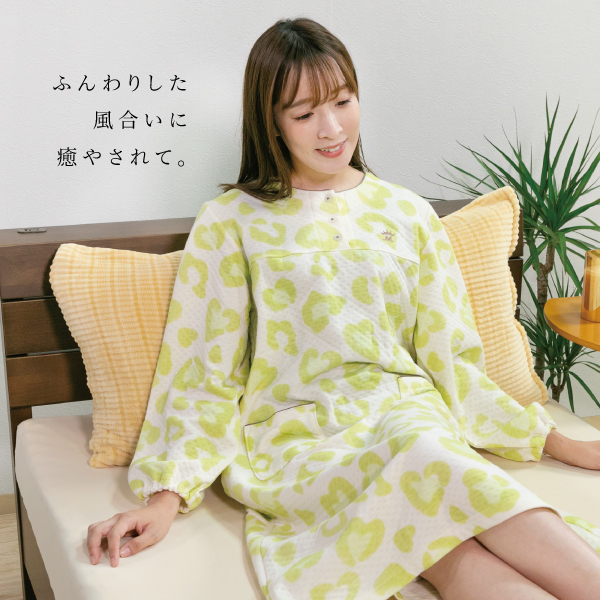 わた入りふんわり暖かい ニットキルト ヒョウ柄ハート パジャマ ワンピース